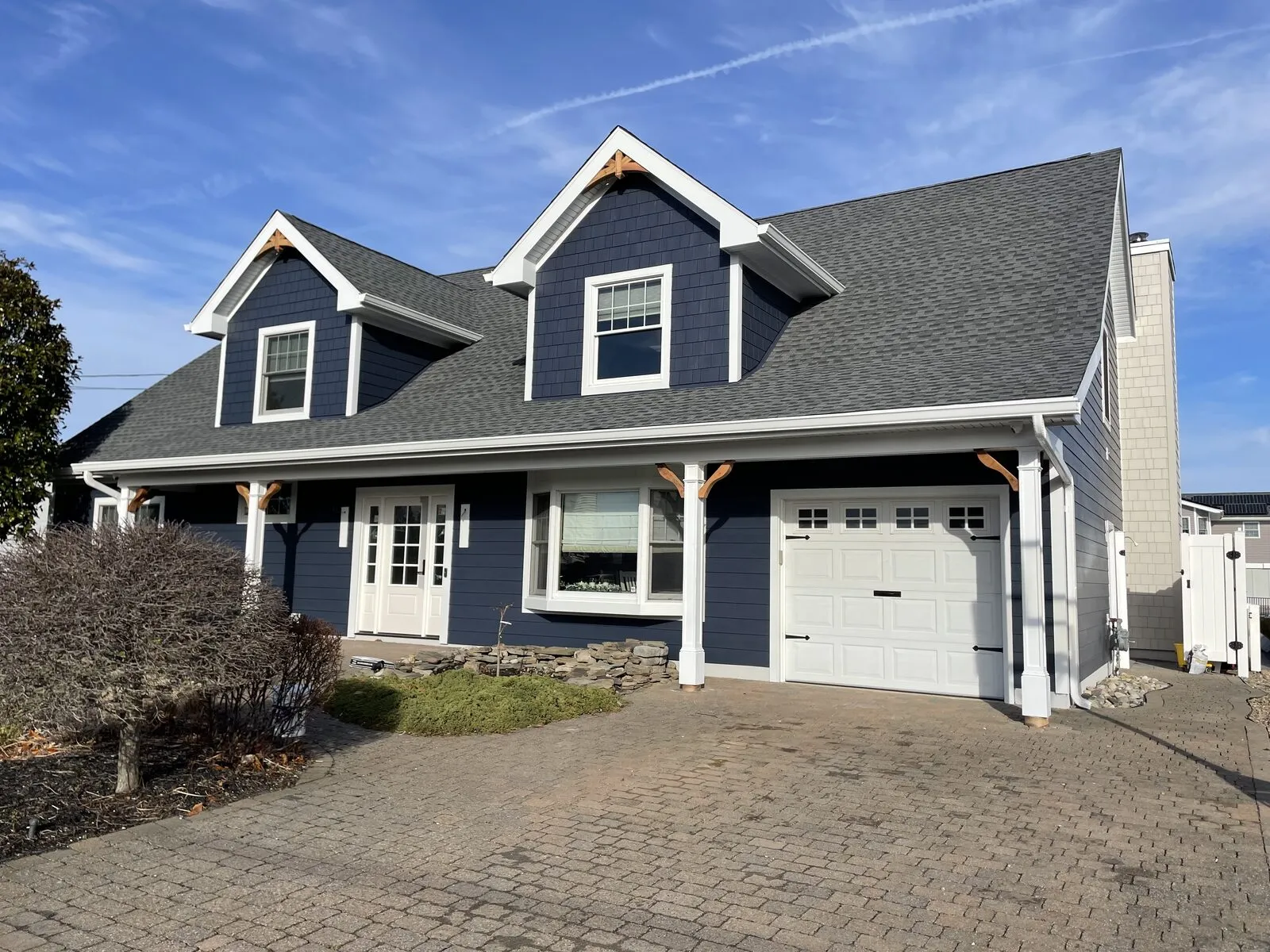 James Hardie siding installation on a Forked River, NJ lakeside home
