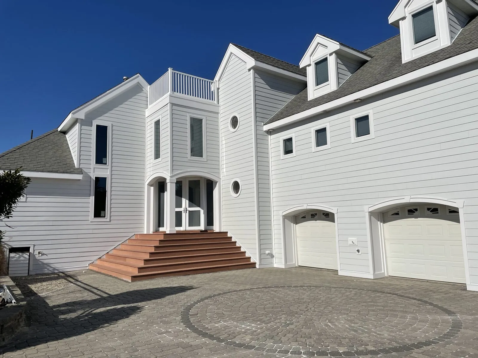Coastal lap siding installation on a Long Beach Island, NJ shore home